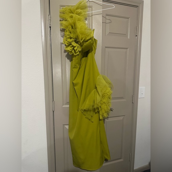 Sarafina Ruffle Maxi Dress - Chartreuse - size 2X - Picture 8 of 8
